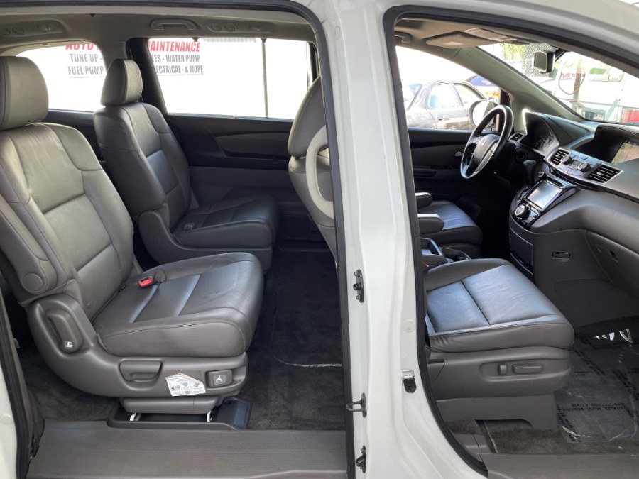 2014 Honda Odyssey 5dr EX-L w/Navi, available for sale in Corona, California | Green Light Auto. Corona, California 2014 Honda Odyssey 5dr EX-L w/Navi, available for sale in Corona, California | Green Light Auto. Corona, California