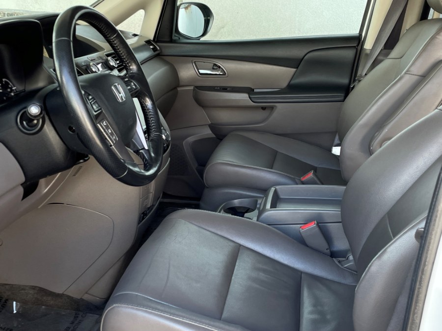 2014 Honda Odyssey 5dr EX-L w/Navi, available for sale in Corona, California | Green Light Auto. Corona, California 2014 Honda Odyssey 5dr EX-L w/Navi, available for sale in Corona, California | Green Light Auto. Corona, California