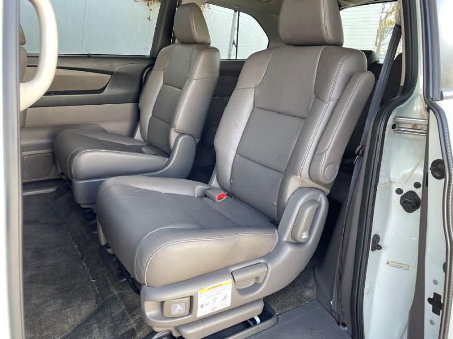 2014 Honda Odyssey 5dr EX-L w/Navi, available for sale in Corona, California | Green Light Auto. Corona, California 2014 Honda Odyssey 5dr EX-L w/Navi, available for sale in Corona, California | Green Light Auto. Corona, California