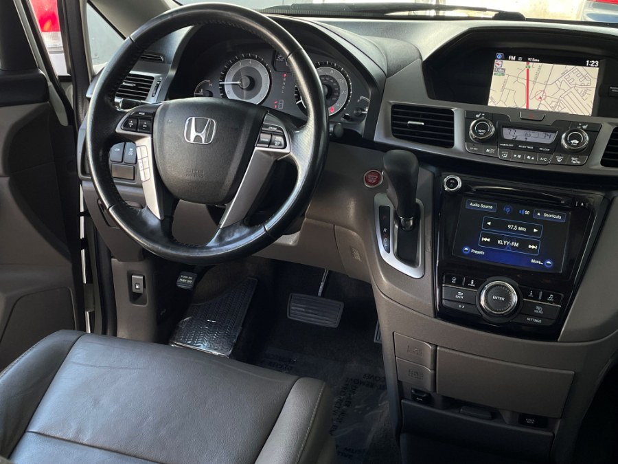 2014 Honda Odyssey 5dr EX-L w/Navi, available for sale in Corona, California | Green Light Auto. Corona, California 2014 Honda Odyssey 5dr EX-L w/Navi, available for sale in Corona, California | Green Light Auto. Corona, California