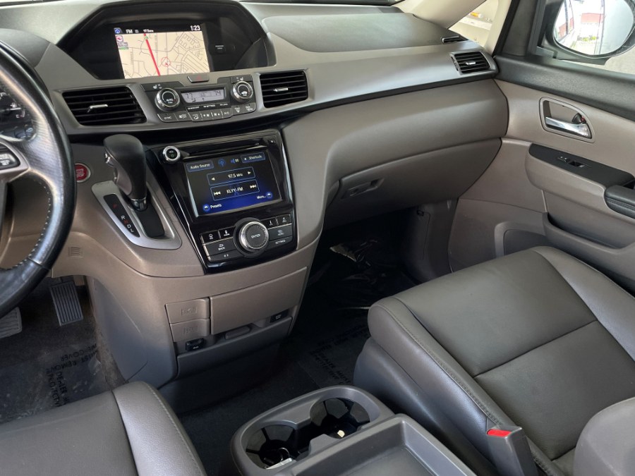 2014 Honda Odyssey 5dr EX-L w/Navi, available for sale in Corona, California | Green Light Auto. Corona, California 2014 Honda Odyssey 5dr EX-L w/Navi, available for sale in Corona, California | Green Light Auto. Corona, California