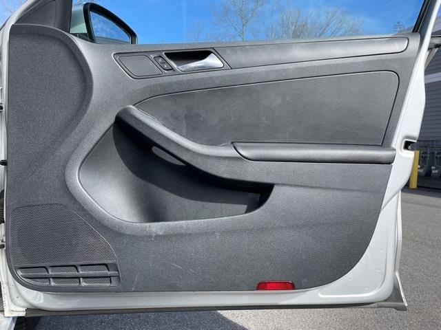 2011 Volkswagen Jetta 2.5L SE, available for sale in Brookfield, Connecticut | Blasius Federal Road. Brookfield, Connecticut 2011 Volkswagen Jetta 2.5L SE, available for sale in Brookfield, Connecticut | Blasius Federal Road. Brookfield, Connecticut