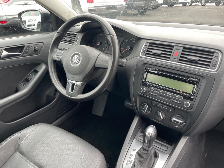 2011 Volkswagen Jetta Sedan 4dr Auto SE w/Convenience & Sunroof PZEV, available for sale in Agawam, Massachusetts | Malkoon Motors. Agawam, Massachusetts 2011 Volkswagen Jetta Sedan 4dr Auto SE w/Convenience & Sunroof PZEV, available for sale in Agawam, Massachusetts | Malkoon Motors. Agawam, Massachusetts