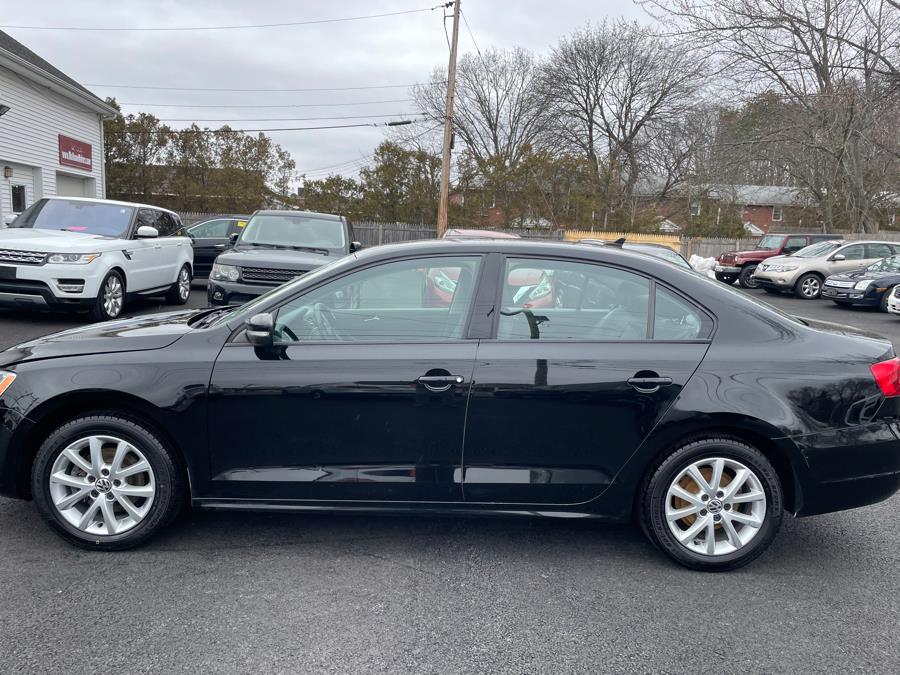 2011 Volkswagen Jetta Sedan 4dr Auto SE w/Convenience & Sunroof PZEV, available for sale in Agawam, Massachusetts | Malkoon Motors. Agawam, Massachusetts 2011 Volkswagen Jetta Sedan 4dr Auto SE w/Convenience & Sunroof PZEV, available for sale in Agawam, Massachusetts | Malkoon Motors. Agawam, Massachusetts