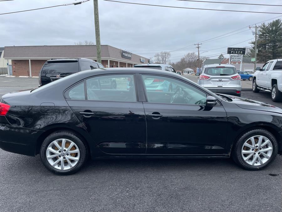 2011 Volkswagen Jetta Sedan 4dr Auto SE w/Convenience & Sunroof PZEV, available for sale in Agawam, Massachusetts | Malkoon Motors. Agawam, Massachusetts 2011 Volkswagen Jetta Sedan 4dr Auto SE w/Convenience & Sunroof PZEV, available for sale in Agawam, Massachusetts | Malkoon Motors. Agawam, Massachusetts