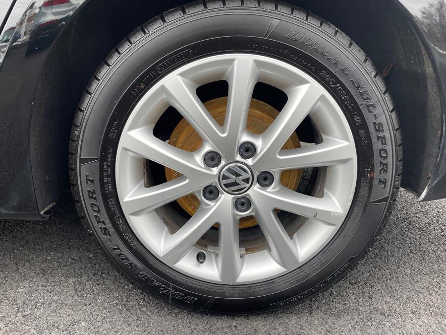 2011 Volkswagen Jetta Sedan 4dr Auto SE w/Convenience & Sunroof PZEV, available for sale in Agawam, Massachusetts | Malkoon Motors. Agawam, Massachusetts 2011 Volkswagen Jetta Sedan 4dr Auto SE w/Convenience & Sunroof PZEV, available for sale in Agawam, Massachusetts | Malkoon Motors. Agawam, Massachusetts
