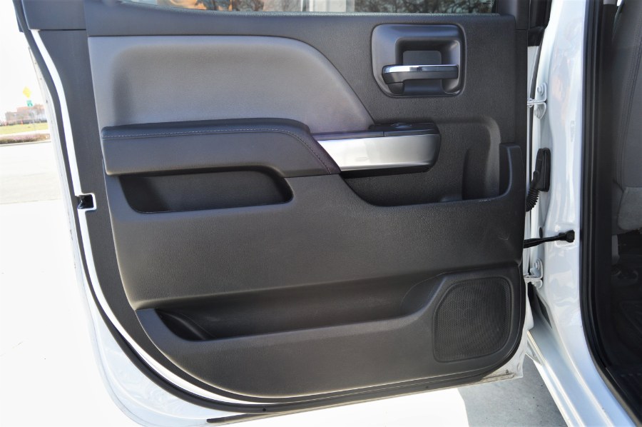 2017 Chevrolet Silverado 1500 2WD Crew Cab 143.5" LT w/1LT, available for sale in Moreno Valley, California | Fusion Motors Inc. Moreno Valley, California 2017 Chevrolet Silverado 1500 2WD Crew Cab 143.5" LT w/1LT, available for sale in Moreno Valley, California | Fusion Motors Inc. Moreno Valley, California