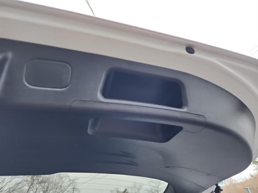 2020 Hyundai Santa Fe SE 2.4L Auto AWD, available for sale in Islip, New York | L.I. Auto Gallery. Islip, New York 2020 Hyundai Santa Fe SE 2.4L Auto AWD, available for sale in Islip, New York | L.I. Auto Gallery. Islip, New York