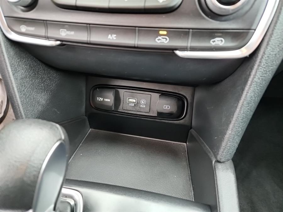 2020 Hyundai Santa Fe SE 2.4L Auto AWD, available for sale in Islip, New York | L.I. Auto Gallery. Islip, New York 2020 Hyundai Santa Fe SE 2.4L Auto AWD, available for sale in Islip, New York | L.I. Auto Gallery. Islip, New York