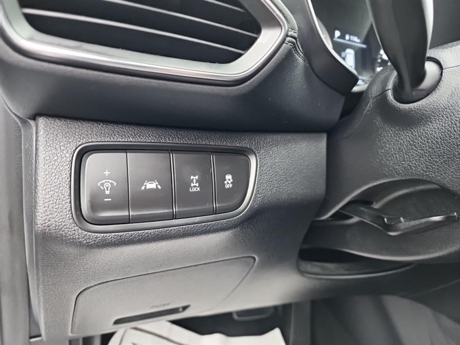 2020 Hyundai Santa Fe SE 2.4L Auto AWD, available for sale in Islip, New York | L.I. Auto Gallery. Islip, New York 2020 Hyundai Santa Fe SE 2.4L Auto AWD, available for sale in Islip, New York | L.I. Auto Gallery. Islip, New York