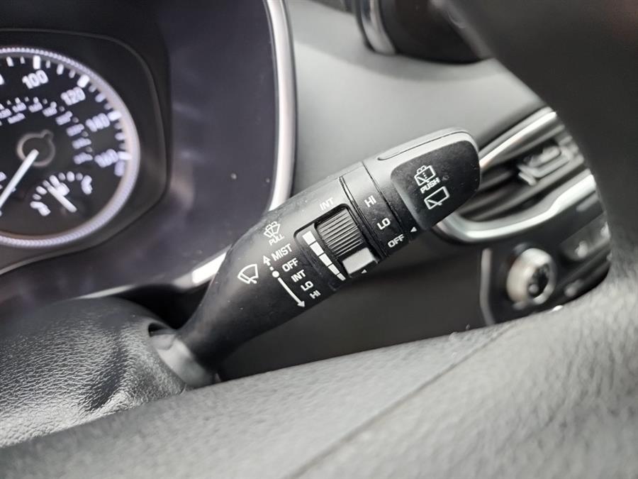 2020 Hyundai Santa Fe SE 2.4L Auto AWD, available for sale in Islip, New York | L.I. Auto Gallery. Islip, New York 2020 Hyundai Santa Fe SE 2.4L Auto AWD, available for sale in Islip, New York | L.I. Auto Gallery. Islip, New York