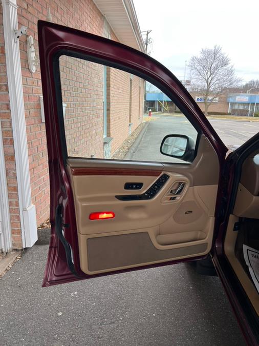 1999 Jeep Grand Cherokee 4dr Limited 4WD, available for sale in New Britain, Connecticut | Supreme Automotive. New Britain, Connecticut 1999 Jeep Grand Cherokee 4dr Limited 4WD, available for sale in New Britain, Connecticut | Supreme Automotive. New Britain, Connecticut