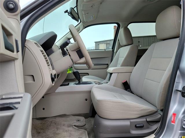 2011 Ford Escape XLT, available for sale in Stratford, Connecticut | Wiz Leasing Inc. Stratford, Connecticut 2011 Ford Escape XLT, available for sale in Stratford, Connecticut | Wiz Leasing Inc. Stratford, Connecticut
