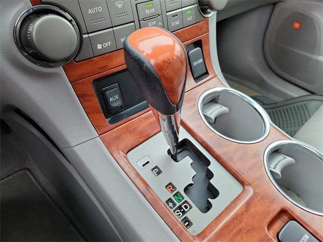 2010 Toyota Highlander Limited, available for sale in Stratford, Connecticut | Wiz Leasing Inc. Stratford, Connecticut 2010 Toyota Highlander Limited, available for sale in Stratford, Connecticut | Wiz Leasing Inc. Stratford, Connecticut