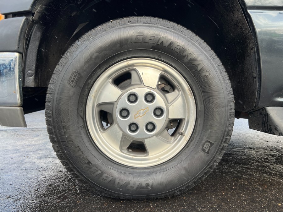 2003 Chevrolet Suburban 4dr 1500 4WD LS, available for sale in Ortonville, Michigan | Marsh Auto Sales LLC. Ortonville, Michigan 2003 Chevrolet Suburban 4dr 1500 4WD LS, available for sale in Ortonville, Michigan | Marsh Auto Sales LLC. Ortonville, Michigan