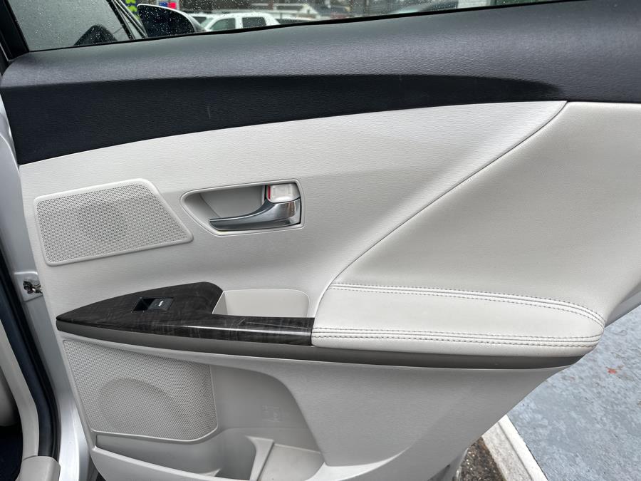 2014 TOYOTA VENZA XLE AWD 4dr Wgn V6 AWD XLE (Natl), available for sale in Milford, Connecticut | Superior Motors LLC. Milford, Connecticut 2014 TOYOTA VENZA XLE AWD 4dr Wgn V6 AWD XLE (Natl), available for sale in Milford, Connecticut | Superior Motors LLC. Milford, Connecticut