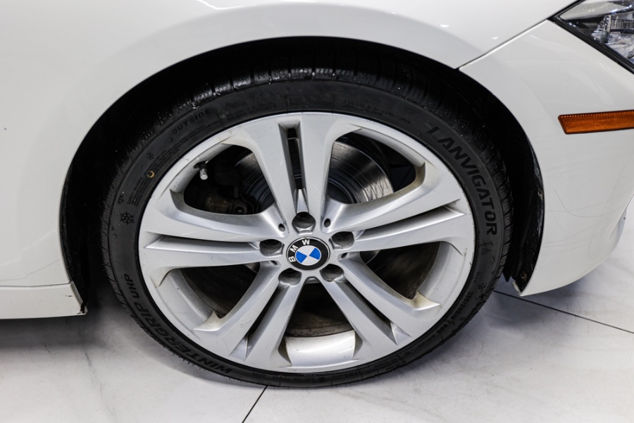 2014 BMW 3 Series 4dr Sdn 328i xDrive AWD, available for sale in ELMONT, New York | 26 Motors Long Island. ELMONT, New York 2014 BMW 3 Series 4dr Sdn 328i xDrive AWD, available for sale in ELMONT, New York | 26 Motors Long Island. ELMONT, New York