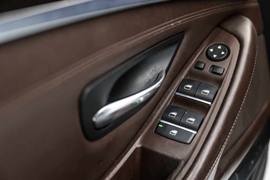 2016 BMW 5 Series 4dr Sdn 535i RWD, available for sale in ELMONT, New York | 26 Motors Long Island. ELMONT, New York 2016 BMW 5 Series 4dr Sdn 535i RWD, available for sale in ELMONT, New York | 26 Motors Long Island. ELMONT, New York