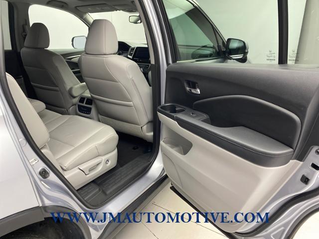 2016 Honda Pilot AWD 4dr EX-L w/Navi, available for sale in Naugatuck, Connecticut | J&M Automotive Sls&Svc LLC. Naugatuck, Connecticut 2016 Honda Pilot AWD 4dr EX-L w/Navi, available for sale in Naugatuck, Connecticut | J&M Automotive Sls&Svc LLC. Naugatuck, Connecticut