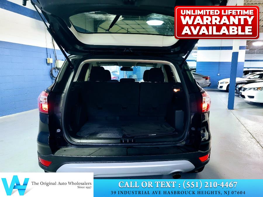 2018 Ford Escape SE 4WD, available for sale in Hasbrouck Heights, New Jersey | AW Auto & Truck Wholesalers, Inc. Hasbrouck Heights, New Jersey 2018 Ford Escape SE 4WD, available for sale in Hasbrouck Heights, New Jersey | AW Auto & Truck Wholesalers, Inc. Hasbrouck Heights, New Jersey