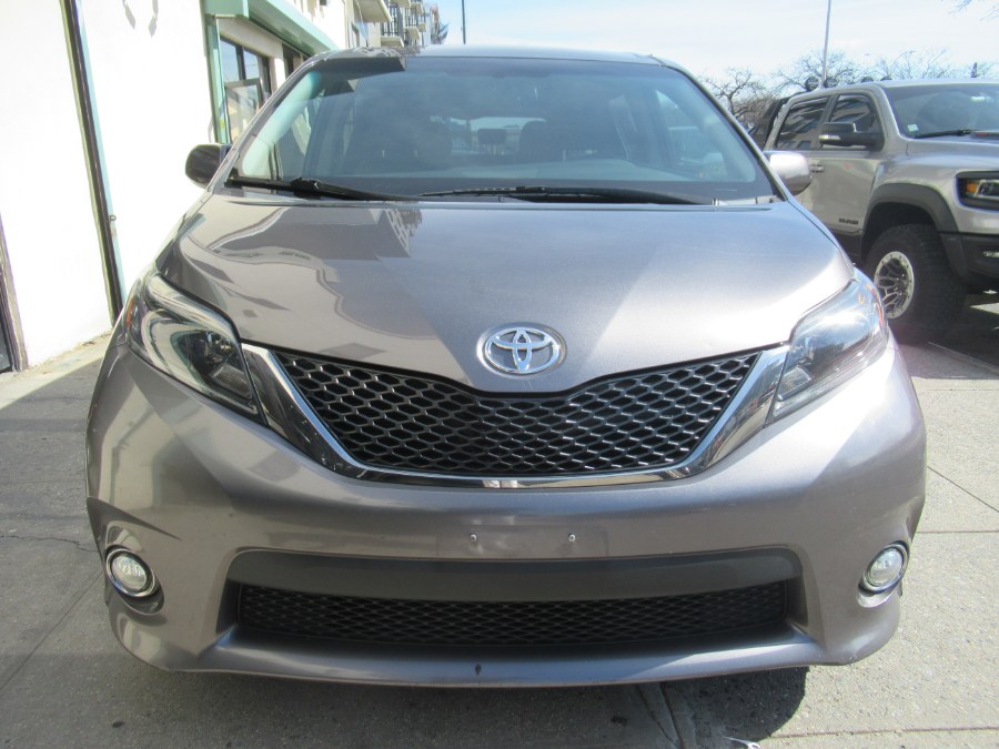 2015 Toyota Sienna 5dr 8-Pass Van SE Premium  FWD (Natl), available for sale in Woodside, New York | Pepmore Auto Sales Inc.. Woodside, New York