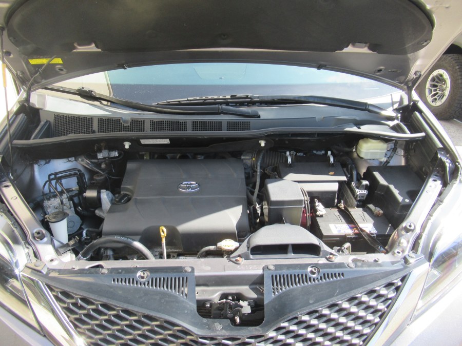 2015 Toyota Sienna 5dr 8-Pass Van SE Premium FWD (Natl), available for sale in Woodside, New York | Pepmore Auto Sales Inc.. Woodside, New York 2015 Toyota Sienna 5dr 8-Pass Van SE Premium FWD (Natl), available for sale in Woodside, New York | Pepmore Auto Sales Inc.. Woodside, New York