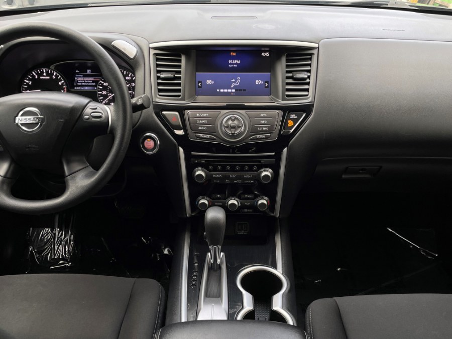 2019 Nissan Pathfinder FWD SV, available for sale in Corona, California | Green Light Auto. Corona, California 2019 Nissan Pathfinder FWD SV, available for sale in Corona, California | Green Light Auto. Corona, California