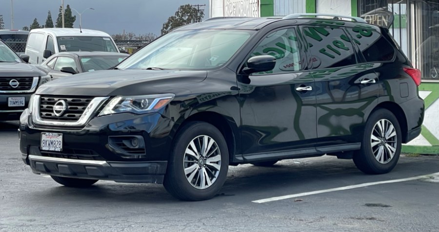 2019 Nissan Pathfinder FWD SV, available for sale in Corona, California | Green Light Auto. Corona, California 2019 Nissan Pathfinder FWD SV, available for sale in Corona, California | Green Light Auto. Corona, California