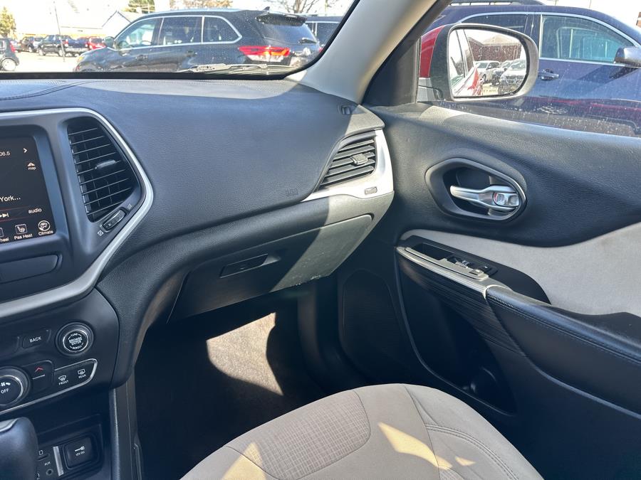 2016 Jeep Cherokee FWD 4dr Latitude, available for sale in Little Ferry, New Jersey | Victoria Preowned Autos Inc. Little Ferry, New Jersey 2016 Jeep Cherokee FWD 4dr Latitude, available for sale in Little Ferry, New Jersey | Victoria Preowned Autos Inc. Little Ferry, New Jersey