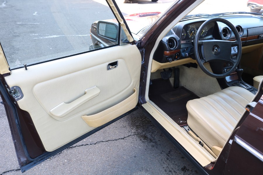 1980 Mercedes-Benz 300 Series 4dr Sedan 300D 3.0, available for sale in Bristol, Connecticut | Dealmax Motors LLC. Bristol, Connecticut 1980 Mercedes-Benz 300 Series 4dr Sedan 300D 3.0, available for sale in Bristol, Connecticut | Dealmax Motors LLC. Bristol, Connecticut