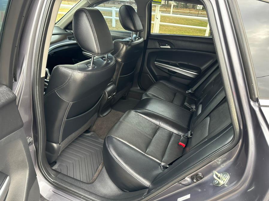 2015 Honda Crosstour 4WD V6 5dr EX-L w/Navi, available for sale in South Windsor, Connecticut | Mike And Tony Auto Sales, Inc. South Windsor, Connecticut 2015 Honda Crosstour 4WD V6 5dr EX-L w/Navi, available for sale in South Windsor, Connecticut | Mike And Tony Auto Sales, Inc. South Windsor, Connecticut