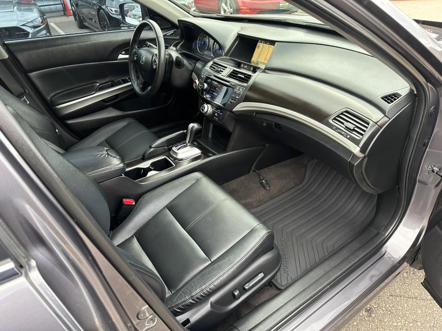 2015 Honda Crosstour 4WD V6 5dr EX-L w/Navi, available for sale in South Windsor, Connecticut | Mike And Tony Auto Sales, Inc. South Windsor, Connecticut 2015 Honda Crosstour 4WD V6 5dr EX-L w/Navi, available for sale in South Windsor, Connecticut | Mike And Tony Auto Sales, Inc. South Windsor, Connecticut
