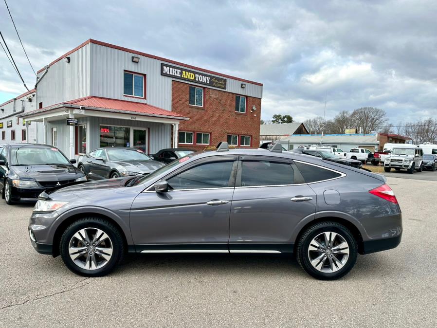 2015 Honda Crosstour 4WD V6 5dr EX-L w/Navi, available for sale in South Windsor, Connecticut | Mike And Tony Auto Sales, Inc. South Windsor, Connecticut 2015 Honda Crosstour 4WD V6 5dr EX-L w/Navi, available for sale in South Windsor, Connecticut | Mike And Tony Auto Sales, Inc. South Windsor, Connecticut