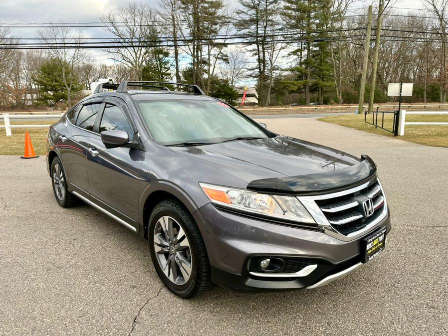 2015 Honda Crosstour 4WD V6 5dr EX-L w/Navi, available for sale in South Windsor, Connecticut | Mike And Tony Auto Sales, Inc. South Windsor, Connecticut 2015 Honda Crosstour 4WD V6 5dr EX-L w/Navi, available for sale in South Windsor, Connecticut | Mike And Tony Auto Sales, Inc. South Windsor, Connecticut