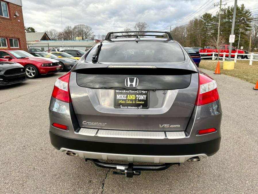 2015 Honda Crosstour 4WD V6 5dr EX-L w/Navi, available for sale in South Windsor, Connecticut | Mike And Tony Auto Sales, Inc. South Windsor, Connecticut 2015 Honda Crosstour 4WD V6 5dr EX-L w/Navi, available for sale in South Windsor, Connecticut | Mike And Tony Auto Sales, Inc. South Windsor, Connecticut