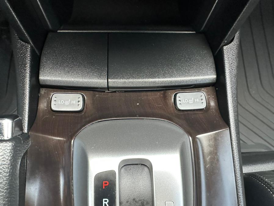 2015 Honda Crosstour 4WD V6 5dr EX-L w/Navi, available for sale in South Windsor, Connecticut | Mike And Tony Auto Sales, Inc. South Windsor, Connecticut 2015 Honda Crosstour 4WD V6 5dr EX-L w/Navi, available for sale in South Windsor, Connecticut | Mike And Tony Auto Sales, Inc. South Windsor, Connecticut