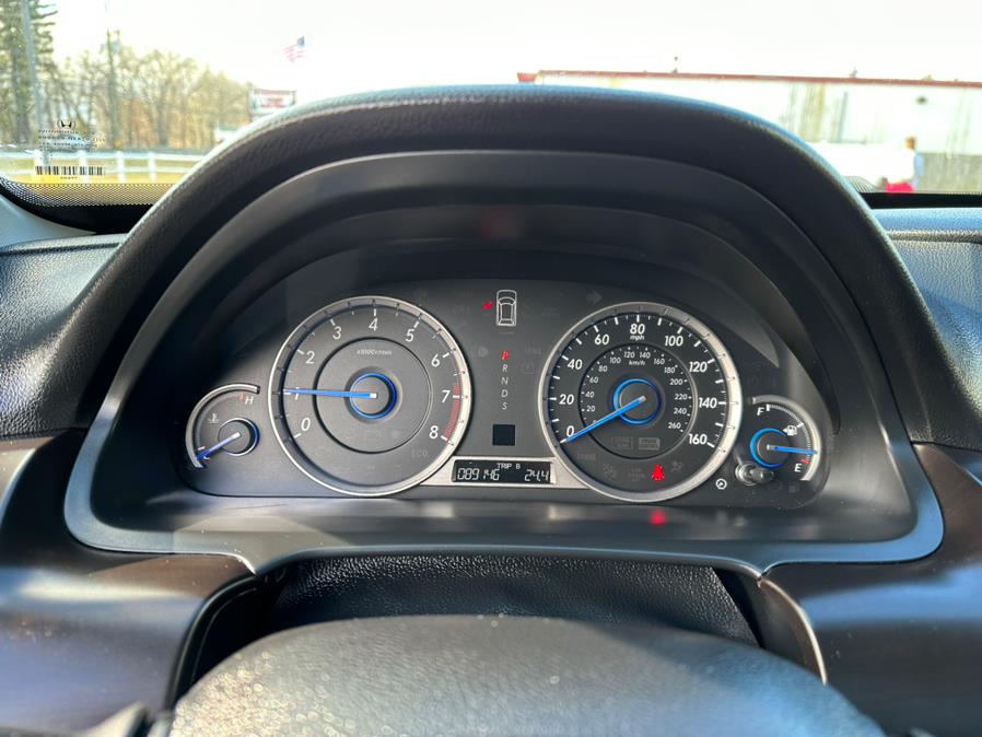 2015 Honda Crosstour 4WD V6 5dr EX-L w/Navi, available for sale in South Windsor, Connecticut | Mike And Tony Auto Sales, Inc. South Windsor, Connecticut 2015 Honda Crosstour 4WD V6 5dr EX-L w/Navi, available for sale in South Windsor, Connecticut | Mike And Tony Auto Sales, Inc. South Windsor, Connecticut
