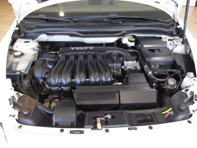 2009 Volvo S40 4dr Sdn 2.4L FWD w/Sunroof, available for sale in Placentia, California | Auto Network Group Inc. Placentia, California 2009 Volvo S40 4dr Sdn 2.4L FWD w/Sunroof, available for sale in Placentia, California | Auto Network Group Inc. Placentia, California