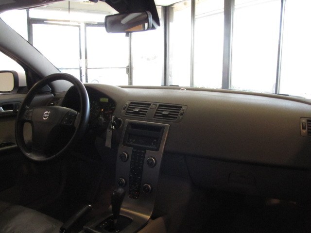 2009 Volvo S40 4dr Sdn 2.4L FWD w/Sunroof, available for sale in Placentia, California | Auto Network Group Inc. Placentia, California 2009 Volvo S40 4dr Sdn 2.4L FWD w/Sunroof, available for sale in Placentia, California | Auto Network Group Inc. Placentia, California