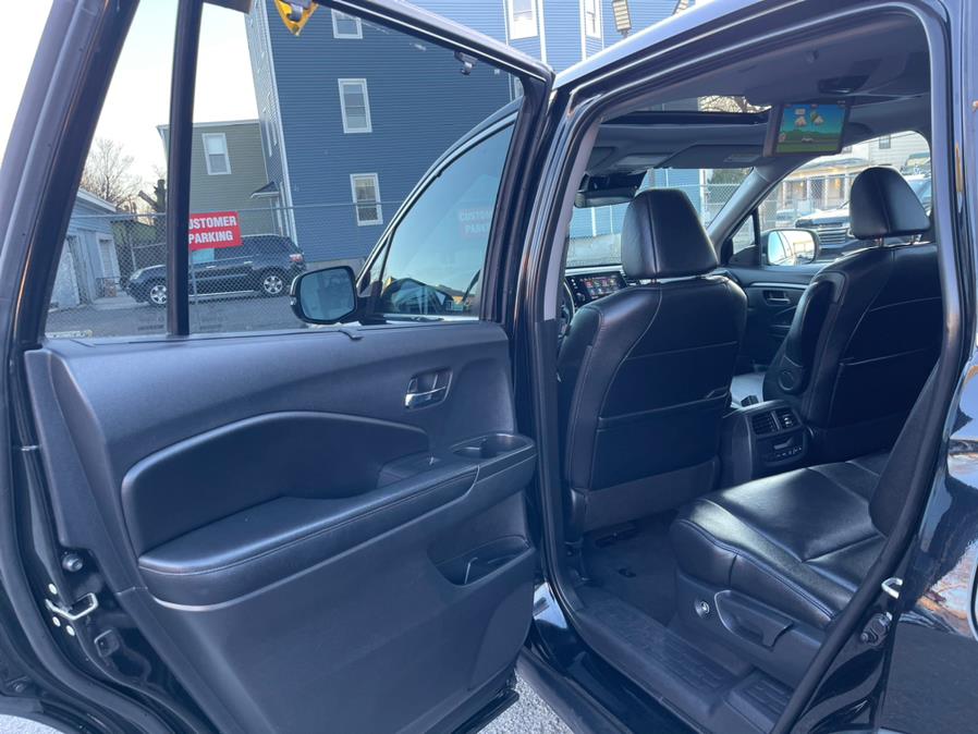 2019 Honda Pilot EX-L w/Navi & RES AWD, available for sale in Irvington , New Jersey | Auto Haus of Irvington Corp. Irvington , New Jersey 2019 Honda Pilot EX-L w/Navi & RES AWD, available for sale in Irvington , New Jersey | Auto Haus of Irvington Corp. Irvington , New Jersey