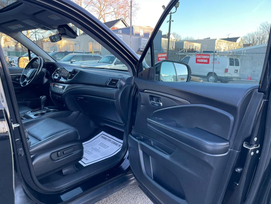 2019 Honda Pilot EX-L w/Navi & RES AWD, available for sale in Irvington , New Jersey | Auto Haus of Irvington Corp. Irvington , New Jersey 2019 Honda Pilot EX-L w/Navi & RES AWD, available for sale in Irvington , New Jersey | Auto Haus of Irvington Corp. Irvington , New Jersey