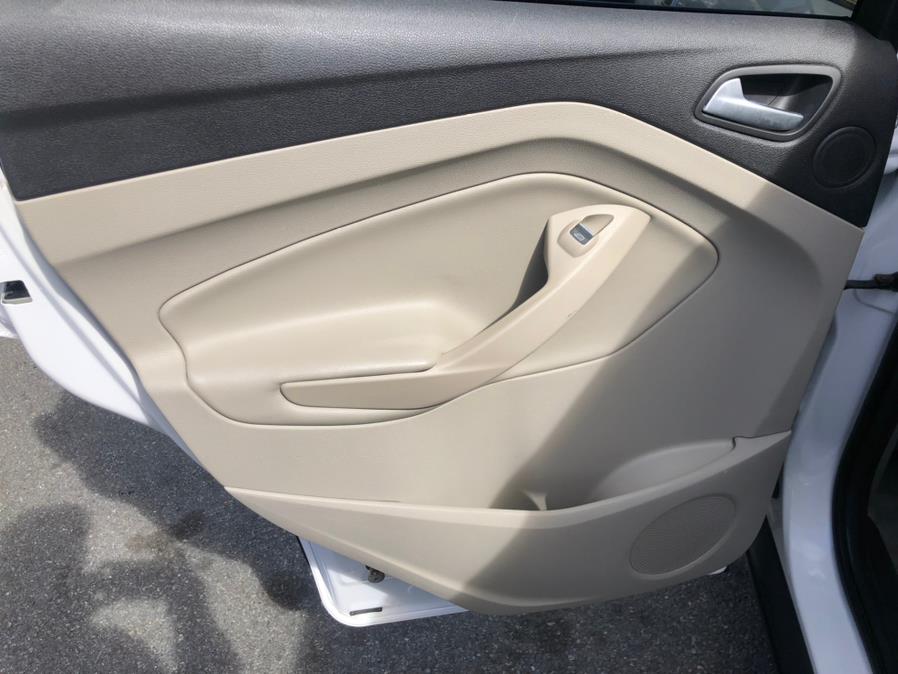 2014 Ford Escape 4WD 4dr Titanium, available for sale in Irvington, New Jersey | Elis Motors Corp. Irvington, New Jersey 2014 Ford Escape 4WD 4dr Titanium, available for sale in Irvington, New Jersey | Elis Motors Corp. Irvington, New Jersey