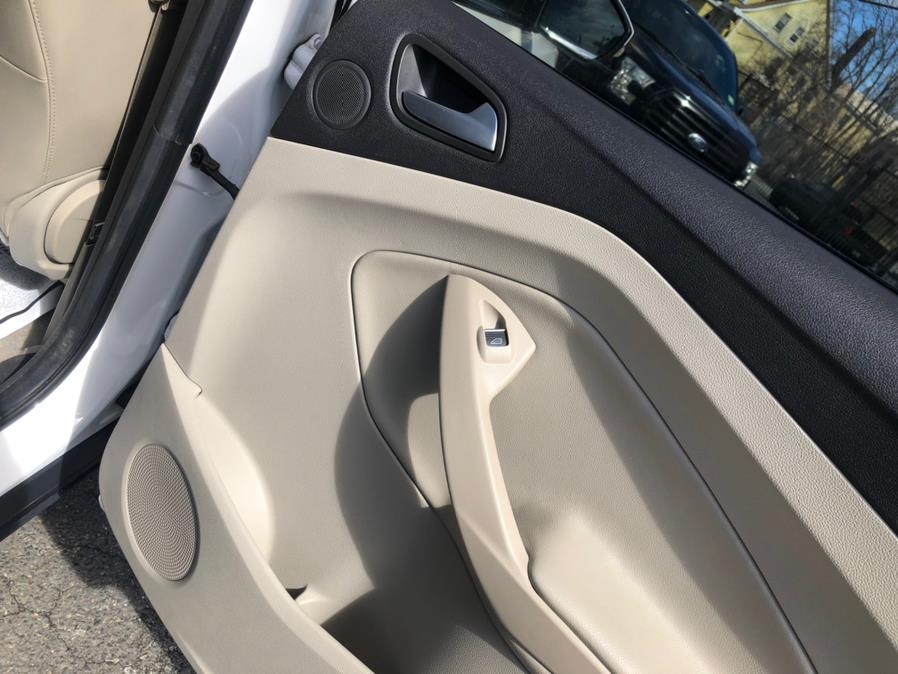 2014 Ford Escape 4WD 4dr Titanium, available for sale in Irvington, New Jersey | Elis Motors Corp. Irvington, New Jersey 2014 Ford Escape 4WD 4dr Titanium, available for sale in Irvington, New Jersey | Elis Motors Corp. Irvington, New Jersey