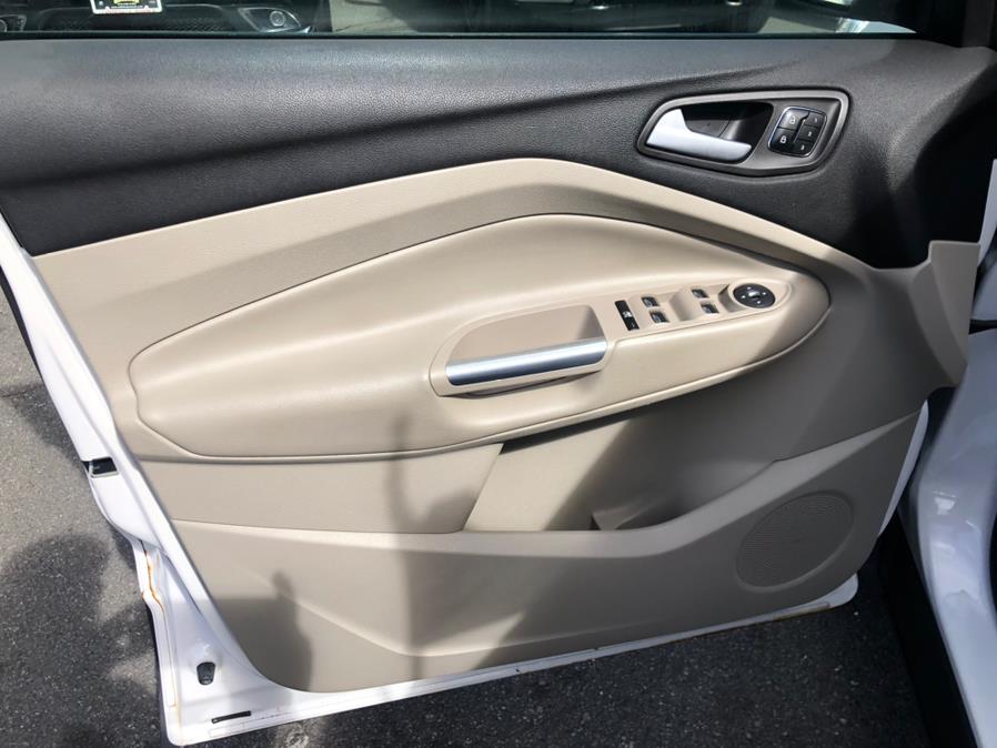 2014 Ford Escape 4WD 4dr Titanium, available for sale in Irvington, New Jersey | Elis Motors Corp. Irvington, New Jersey 2014 Ford Escape 4WD 4dr Titanium, available for sale in Irvington, New Jersey | Elis Motors Corp. Irvington, New Jersey