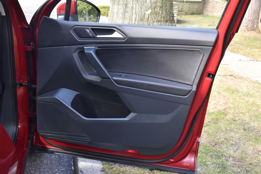 2019 Volkswagen Tiguan 2.0T SEL 4MOTION, available for sale in Great Neck, New York | Camy Cars. Great Neck, New York 2019 Volkswagen Tiguan 2.0T SEL 4MOTION, available for sale in Great Neck, New York | Camy Cars. Great Neck, New York