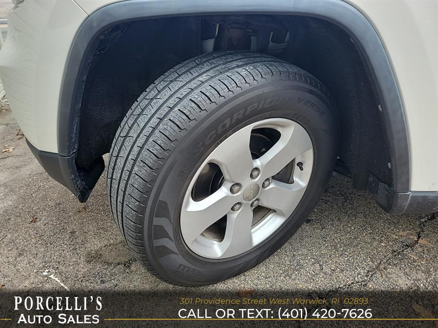 2011 Jeep Grand Cherokee 4WD 4dr Laredo, available for sale in West Warwick, Rhode Island | Porcelli's Auto Sales. West Warwick, Rhode Island 2011 Jeep Grand Cherokee 4WD 4dr Laredo, available for sale in West Warwick, Rhode Island | Porcelli's Auto Sales. West Warwick, Rhode Island