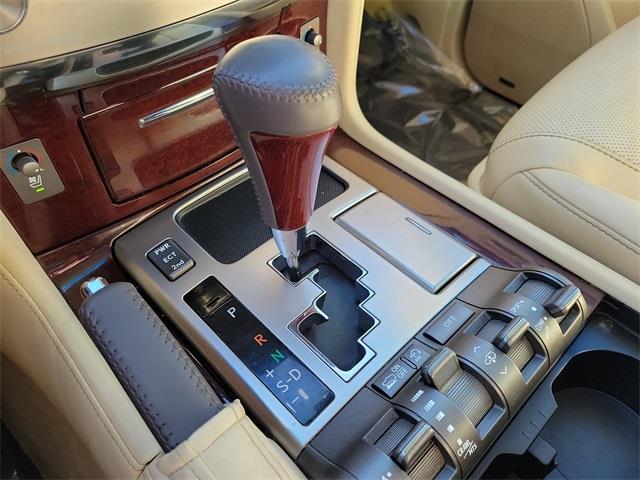 2013 Lexus Lx 570, available for sale in Stratford, Connecticut | Wiz Leasing Inc. Stratford, Connecticut 2013 Lexus Lx 570, available for sale in Stratford, Connecticut | Wiz Leasing Inc. Stratford, Connecticut