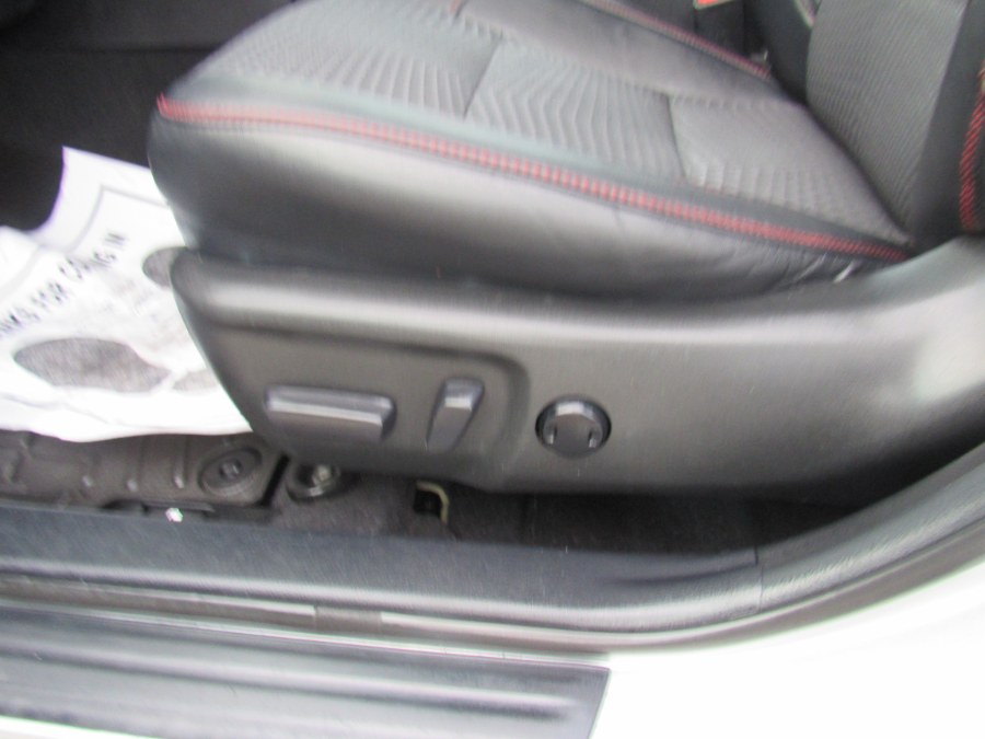 2015 Toyota Camry SE, available for sale in Worcester, Massachusetts | Hilario's Auto Sales Inc.. Worcester, Massachusetts 2015 Toyota Camry SE, available for sale in Worcester, Massachusetts | Hilario's Auto Sales Inc.. Worcester, Massachusetts