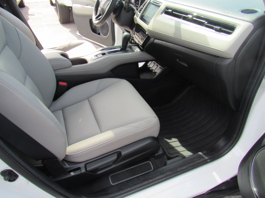 2016 Honda HR-V EX-L w/Navi, available for sale in Worcester, Massachusetts | Hilario's Auto Sales Inc.. Worcester, Massachusetts 2016 Honda HR-V EX-L w/Navi, available for sale in Worcester, Massachusetts | Hilario's Auto Sales Inc.. Worcester, Massachusetts
