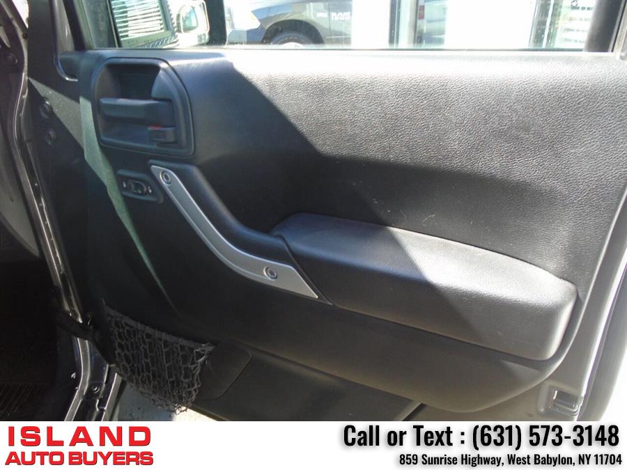 2016 Jeep Wrangler Unlimited Sahara 4x4 4dr SUV, available for sale in West Babylon, New York | Island Auto Buyers. West Babylon, New York 2016 Jeep Wrangler Unlimited Sahara 4x4 4dr SUV, available for sale in West Babylon, New York | Island Auto Buyers. West Babylon, New York